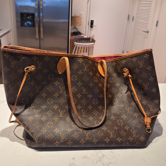 Largest LV neverfull - Picture 5 of 8